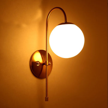 Applique murale en verre blanc lait LED style post-moderne Lumière de luxe chambre chevet fond mur salon allée